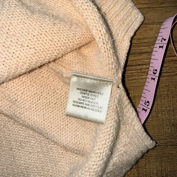 St John Bay Women’s Hooded Sweater Cream Color size L - Picture 8 of 8